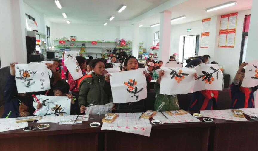 脱贫攻坚 AG真人立异公司捐建麻格同村“儿童天地”正式开园