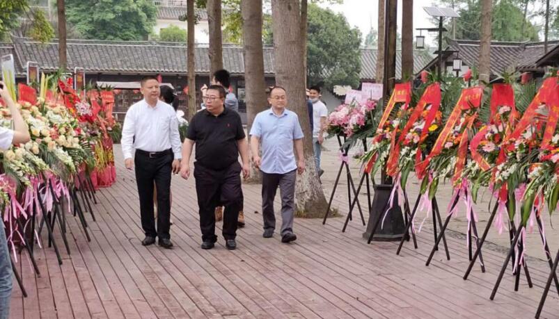 AG真人集团向导出席战旗禧宴酒楼开业仪式