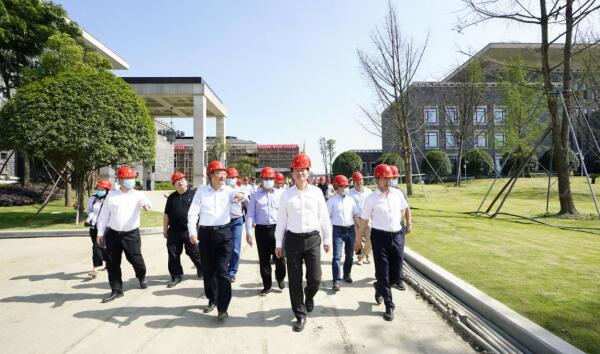 奋战27天 争取“一号工程”建设首胜 ——AG真人集团现场调研督导金牛宾馆改（扩）建工程侧记