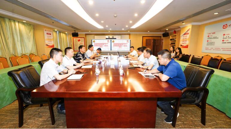 AG真人集团党委召开“八一”慰问座谈会