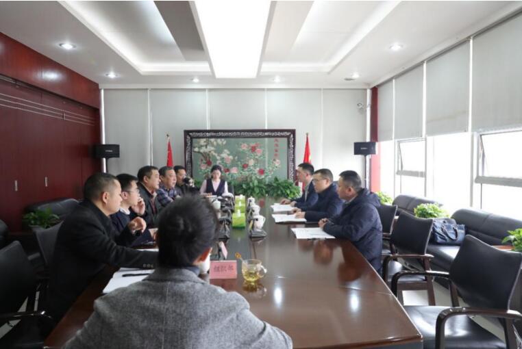 集团向导赴AG真人锦弘集团督导向导班子民主生涯会